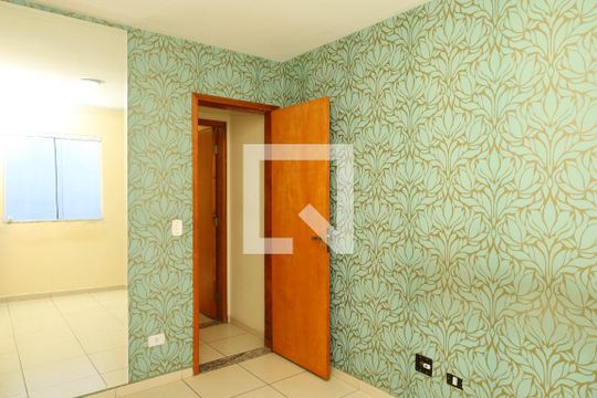 Quarto 2- Suíte de casa de condomínio para alugar com 2 quartos, 65m² em Vila Carmosina, São Paulo