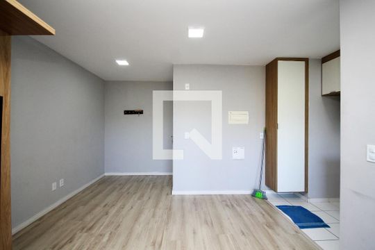 Sala de apartamento para alugar com 2 quartos, 50m² em Bairro do Maranhao, Cotia
