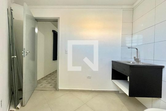 Banheiro da Suíte de casa para alugar com 2 quartos, 78m² em Jardim Oriental, São Paulo