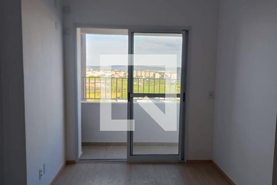 Sala de apartamento para alugar com 2 quartos, 53m² em Chácaras Reunidas São Jorge, Sorocaba