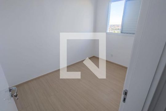 Quarto de apartamento para alugar com 2 quartos, 53m² em Chácaras Reunidas São Jorge, Sorocaba