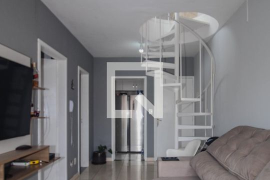 Sala de apartamento para alugar com 2 quartos, 95m² em Azenha, Porto Alegre