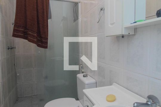 Banheiro de apartamento para alugar com 2 quartos, 95m² em Azenha, Porto Alegre