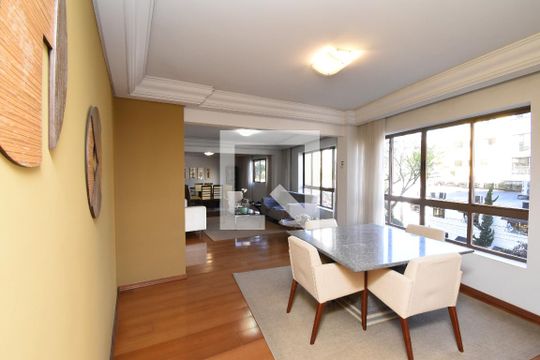 Apartamento à venda com 3 quartos, 271m² em Batel, Curitiba