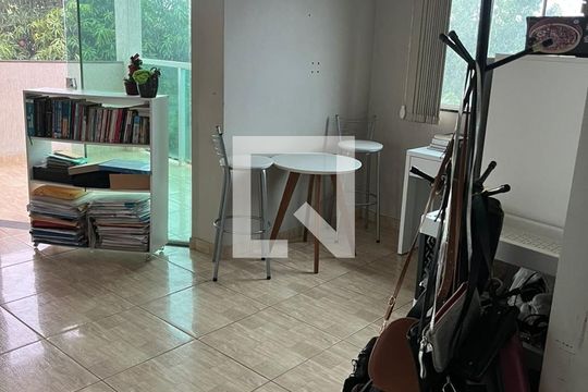 Sala de casa de condomínio à venda com 4 quartos, 300m² em Setor Habitacional Arniqueira, Brasília