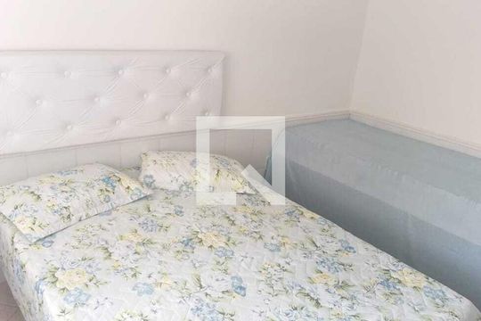 Quarto 2 de casa de condomínio para alugar com 2 quartos, 60m² em Peró, Cabo Frio