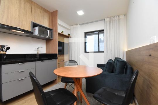 Studio de kitnet/studio à venda com 1 quarto, 30m² em Centro, Curitiba