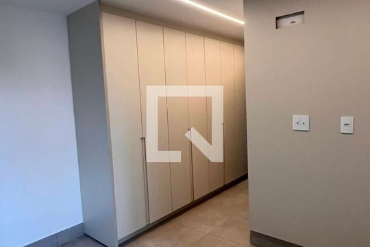 Quarto 2 de apartamento para alugar com 2 quartos, 75m² em Setor Bueno, Goiânia