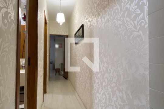 Corredor de casa à venda com 2 quartos, 125m² em Veloso, Osasco