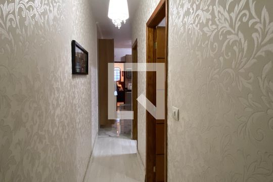 Corredor de casa à venda com 2 quartos, 125m² em Veloso, Osasco