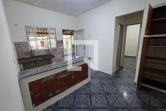 Cozinha de casa para alugar com 2 quartos, 250m² em Jardim Melvi, Praia Grande