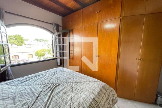 Suíte de casa à venda com 4 quartos, 124m² em Jardim Alvorada (zona Oeste), São Paulo