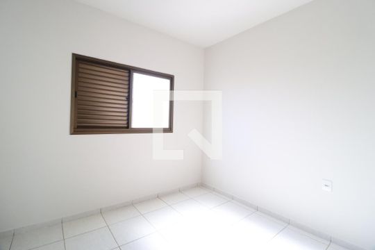 Quarto 2 de apartamento para alugar com 3 quartos, 89m² em Saraiva, Uberlândia