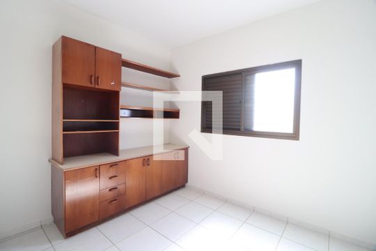 Quarto 1 de apartamento para alugar com 3 quartos, 89m² em Saraiva, Uberlândia