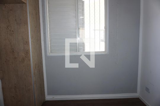Quarto 1 de apartamento para alugar com 2 quartos, 50m² em Parque Pirajussara, Embu das Artes