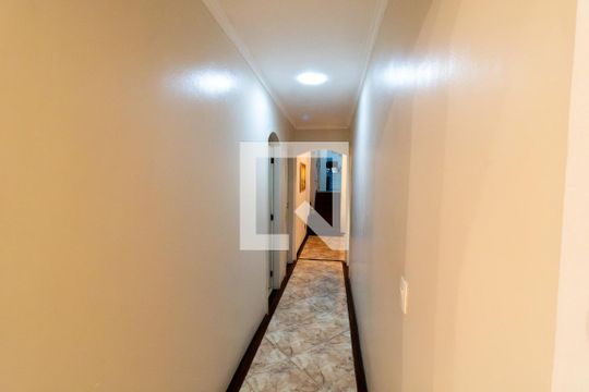 Corredor de casa à venda com 4 quartos, 180m² em Tristeza, Porto Alegre