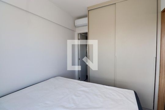 Quarto de apartamento para alugar com 1 quarto, 30m² em Imbuí, Salvador