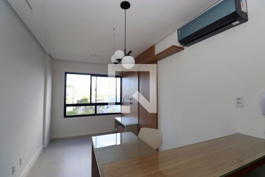 Sala de apartamento para alugar com 1 quarto, 30m² em Imbuí, Salvador