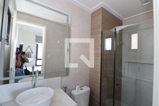 Banheiro de apartamento para alugar com 1 quarto, 30m² em Imbuí, Salvador