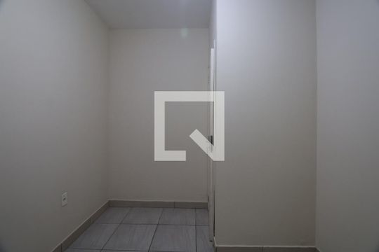 Quarto 1 de casa de condomínio para alugar com 2 quartos, 50m² em Niterói, Canoas