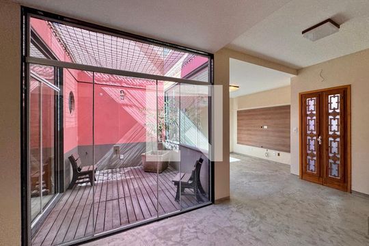 Sala de casa de condomínio para alugar com 2 quartos, 74m² em Recreio dos Bandeirantes, Rio de Janeiro