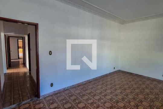 Sala de casa à venda com 5 quartos, 350m² em Vila da Penha, Rio de Janeiro