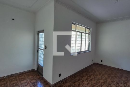 Sala de casa à venda com 5 quartos, 350m² em Vila da Penha, Rio de Janeiro