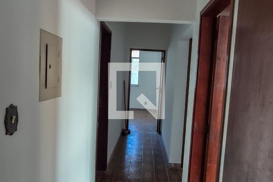 Corredor de casa à venda com 5 quartos, 350m² em Vila da Penha, Rio de Janeiro