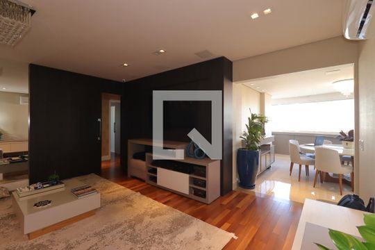 Sala de apartamento à venda com 3 quartos, 126m² em Vila Scarpelli, Santo André