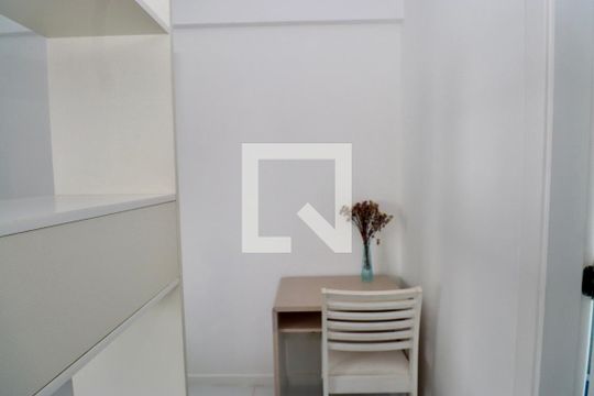 Quarto de apartamento para alugar com 1 quarto, 50m² em Jardim Armação, Salvador