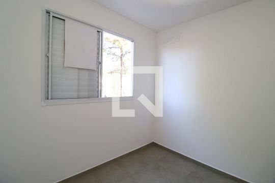 Quarto 1 - Suíte de apartamento para alugar com 2 quartos, 46m² em Jardim Holanda, Uberlândia