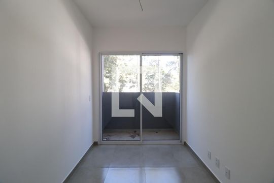 Sala de apartamento para alugar com 2 quartos, 46m² em Jardim Holanda, Uberlândia