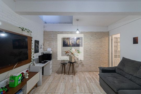 Casa à venda com 3 quartos, 234m² em Vila Londrina, São Paulo