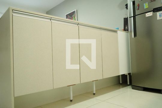 Cozinha de apartamento à venda com 2 quartos, 56m² em Vila Carrão, São Paulo