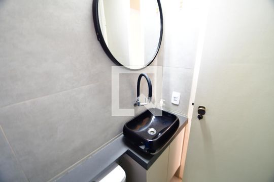 Lavabo de apartamento para alugar com 1 quarto, 72m² em Centro, Campinas