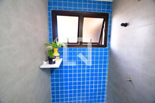 Lavabo de apartamento para alugar com 1 quarto, 72m² em Centro, Campinas