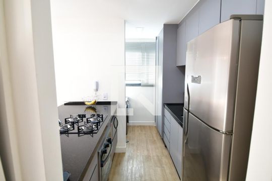 Cozinha de apartamento à venda com 1 quarto, 51m² em Centro, Campinas