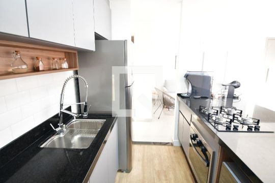 Cozinha de apartamento à venda com 1 quarto, 51m² em Centro, Campinas