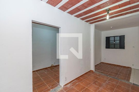 Sala de casa para alugar com 1 quarto, 35m² em Vila Kosmos, Rio de Janeiro