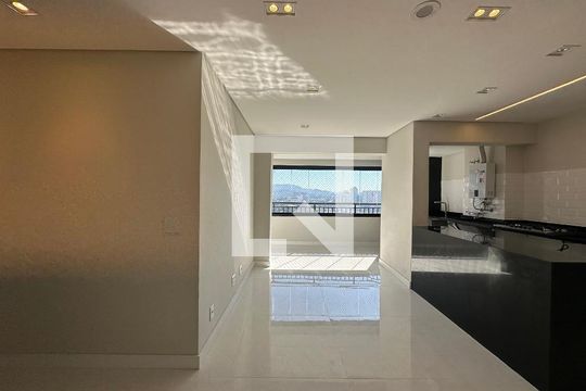 Sala de apartamento à venda com 3 quartos, 80m² em Vila Militar, Barueri