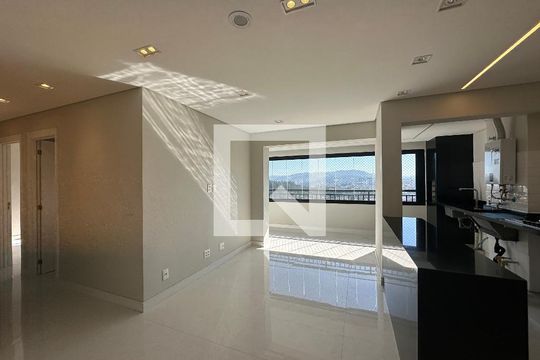Sala de apartamento à venda com 3 quartos, 80m² em Vila Militar, Barueri