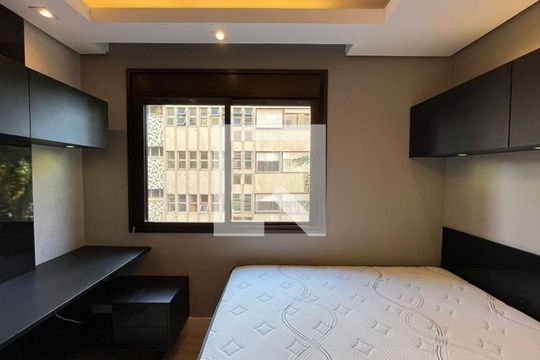 Suíte de apartamento para alugar com 3 quartos, 171m² em Moinhos de Vento, Porto Alegre