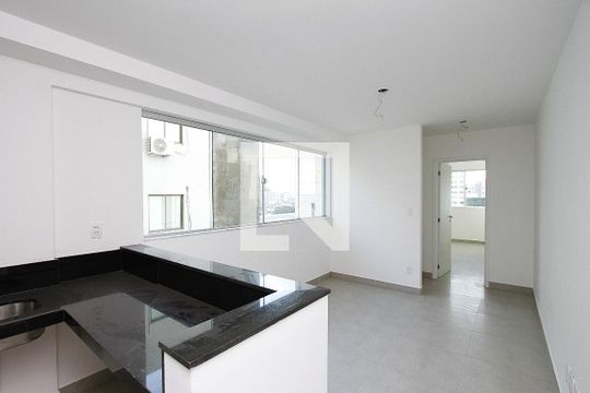 Sala de kitnet/studio à venda com 1 quarto, 43m² em Barro Preto, Belo Horizonte