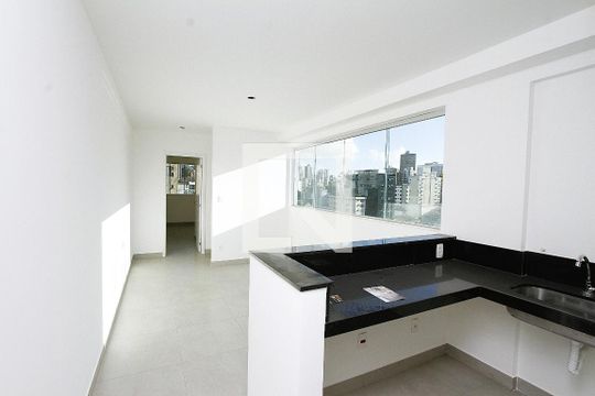 Sala de kitnet/studio à venda com 1 quarto, 43m² em Barro Preto, Belo Horizonte