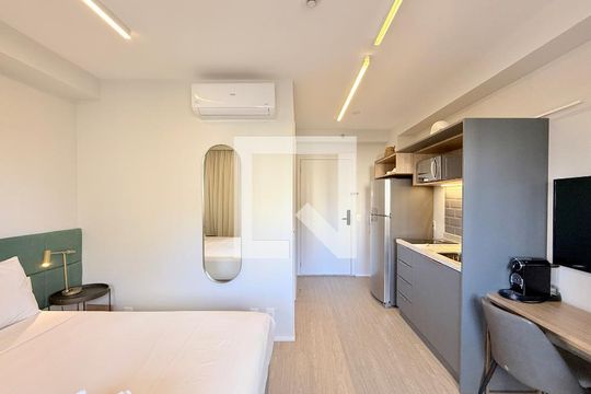 Quarto  de kitnet/studio para alugar com 1 quarto, 25m² em Santo Amaro, São Paulo
