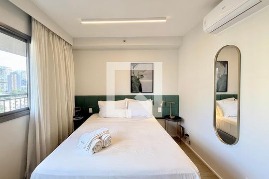 Quarto  de kitnet/studio para alugar com 1 quarto, 25m² em Santo Amaro, São Paulo