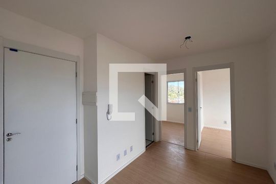 Sala e cozinha de apartamento para alugar com 2 quartos, 35m² em Campo Grande, São Paulo
