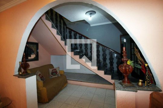 Antessala de casa para alugar com 4 quartos, 150m² em Brás de Pina, Rio de Janeiro