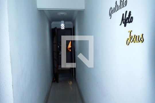 Corredor - Sala - Quartos de casa para alugar com 4 quartos, 150m² em Brás de Pina, Rio de Janeiro
