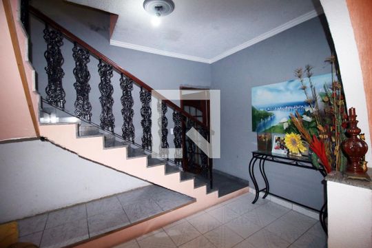 Antessala de casa para alugar com 4 quartos, 150m² em Brás de Pina, Rio de Janeiro